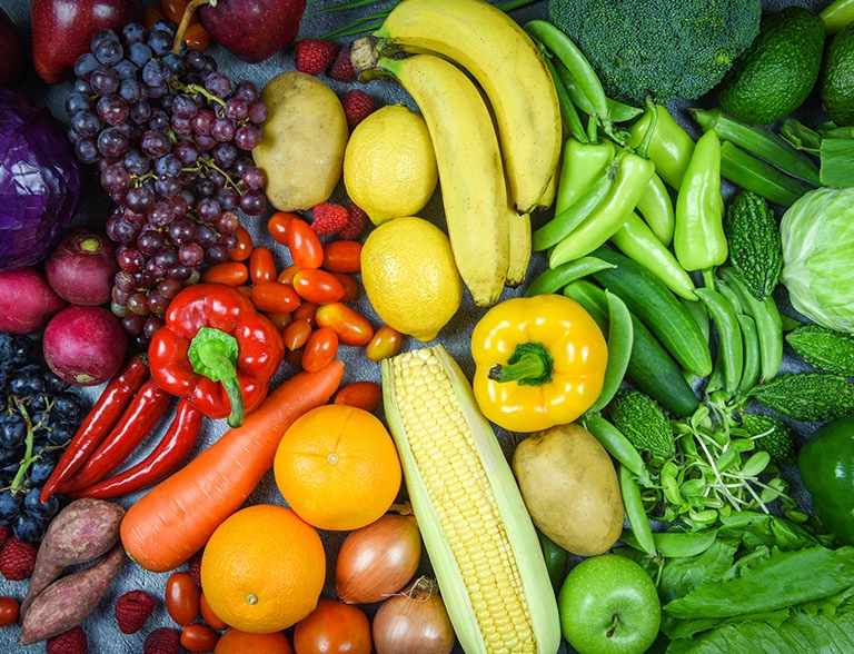różne rodzaje warzyw i owoców